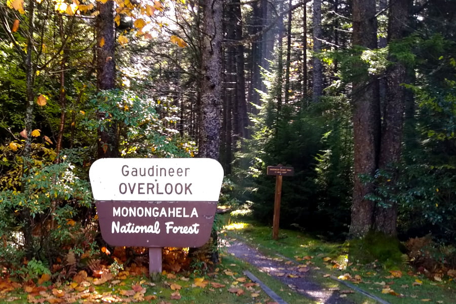 Gaudineer Overlook trailhead sign